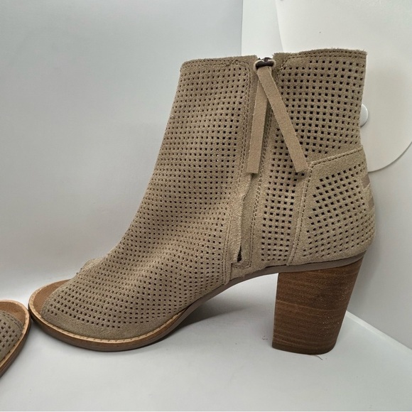 Toms Majorca Taupe Suede Perforated Ankle Open Toe Heeled Bootie Size 9 - Picture 7 of 11